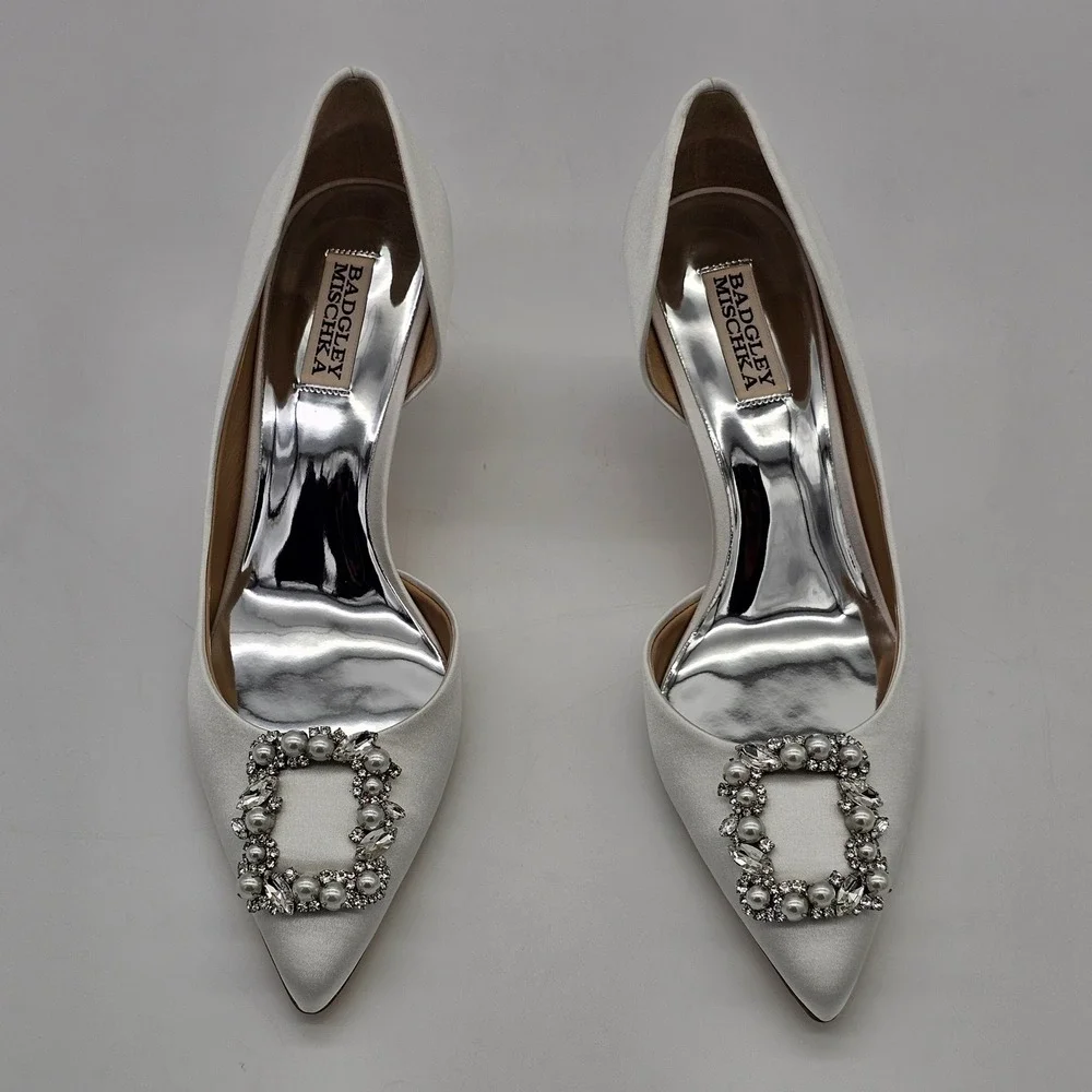 Badgley Mischka Fabia Pumps Womens 9 White Satin Crystal Pearl Wedding Heels